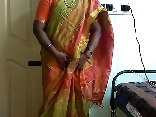 Indian desi live-in lover round posture her..